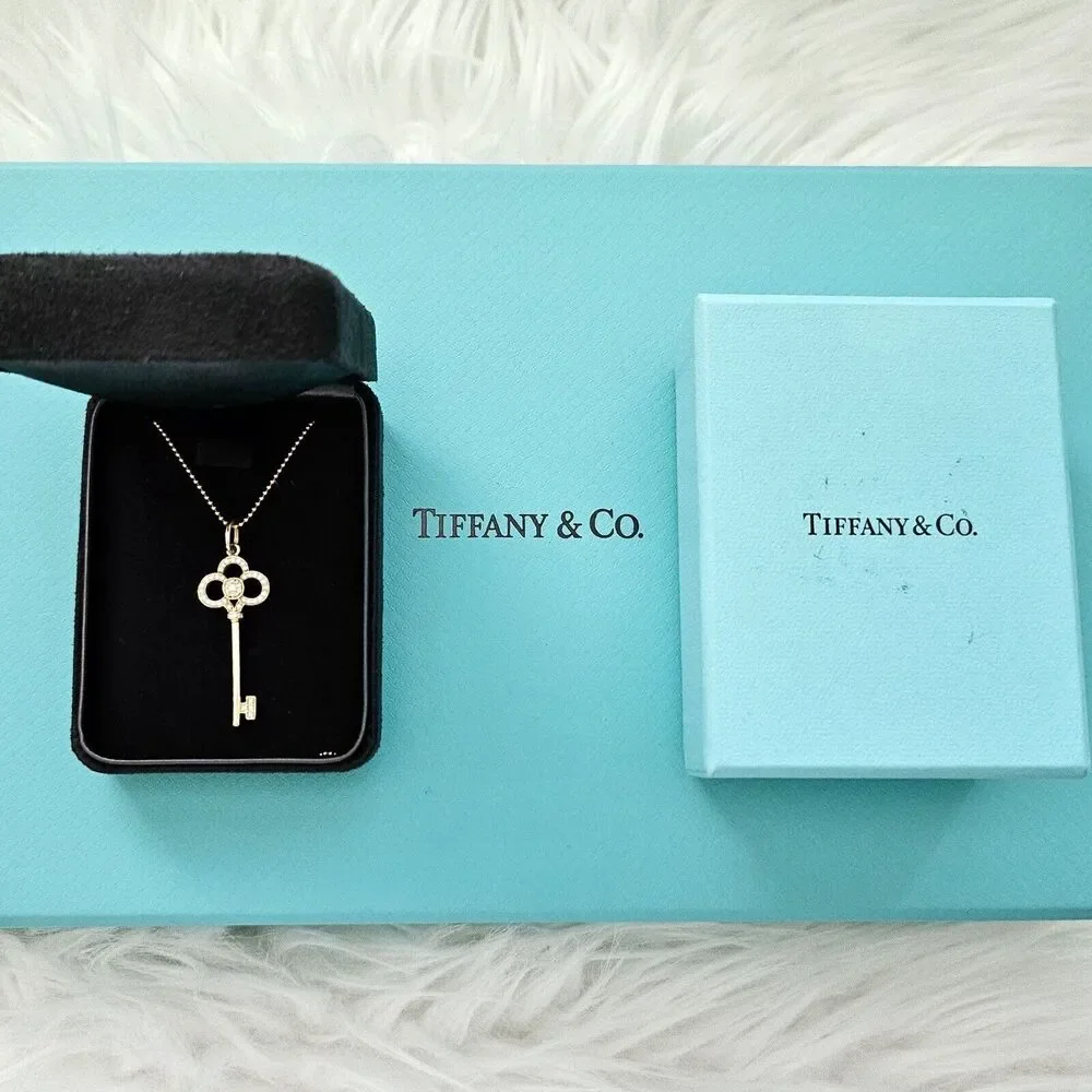 $5,200++ Tiffany & Co. 18k Rose Gold Diamond Crown Key Pendant Necklace - Picture 9 of 10